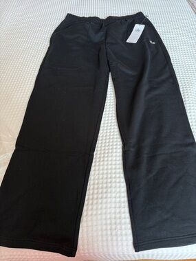 ALO Yoga Black Accolade Straight-Leg Sweatpant